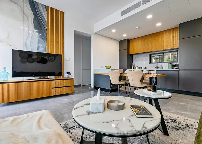 Maison Emerald Luxury In *