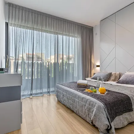 Maison Emerald Luxury In