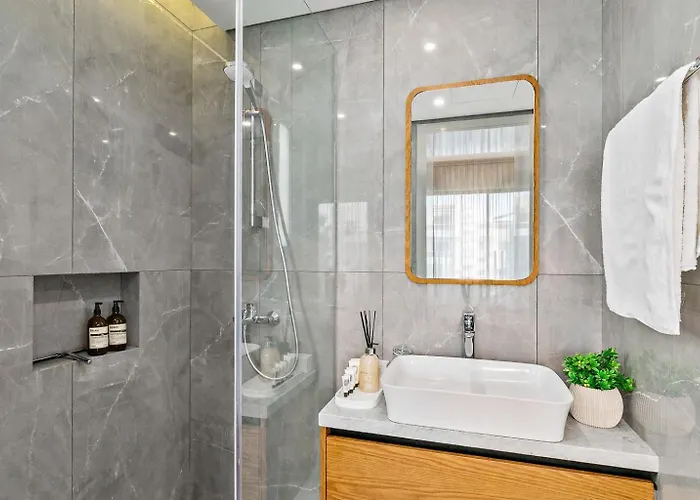 Maison Emerald Luxury In